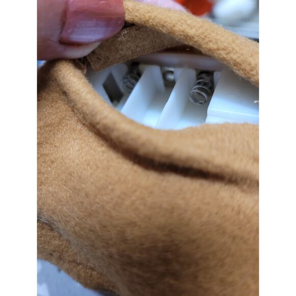 Musical Hug And Luv Running Reindeer - Picture 9 of 10